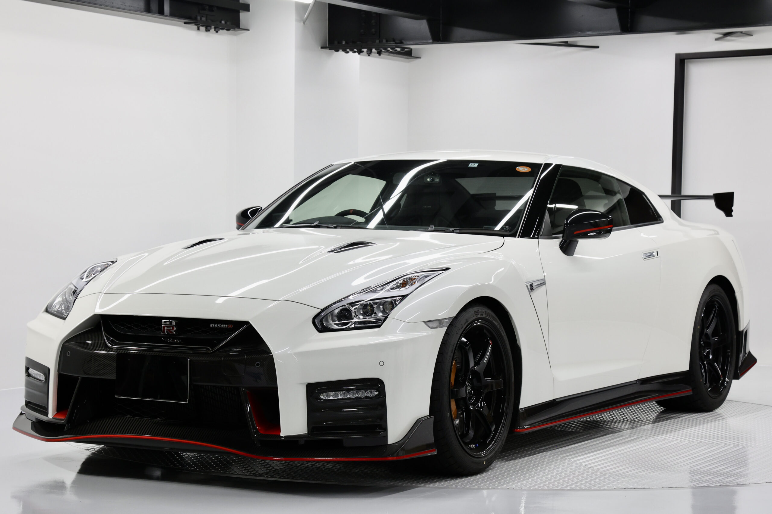 未使用タイヤ】GT-R R35 MY20 nismo フロントホイールとタイヤのセット 